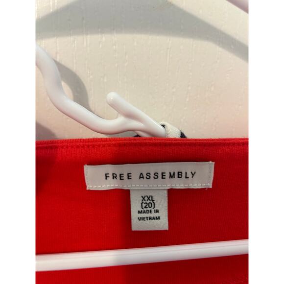 Set of 3! Free Assembly red, blue and white striped and white puff sleeve knits - Picture 9 of 12